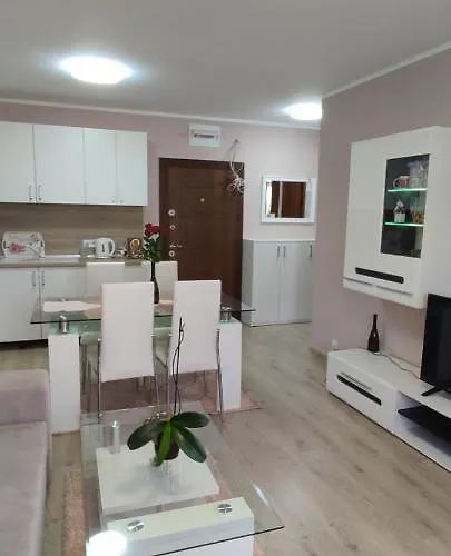 Appartement Luxury And Stylish Apartmen, Metro Station Obelya Sofia