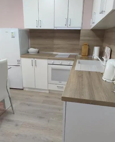 Luxury And Stylish Apartmen, Metro Station Obelya Sofia